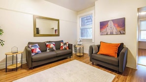 TV, offices - Mathilda Street Trio - The Lodge with King Bed (Pittsburgh)