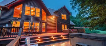 Nottely and Nice-Riverfront,dog friendly,hot tub