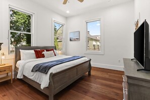 4 bedrooms, desk, iron/ironing board, travel crib - Marigny Retreat | Steps to Trolley, French Quarter (New Orleans)