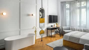 1 habitación y artículos del minibar gratis