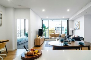 テレビ、書斎 / ワークスペース