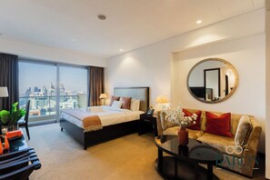 Flat-screen TV - Spectacular Suite JW Marriott Marina (Dubai)