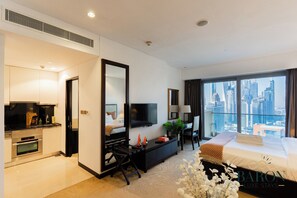 Flat-screen TV - Spectacular Suite JW Marriott Marina (Dubai)