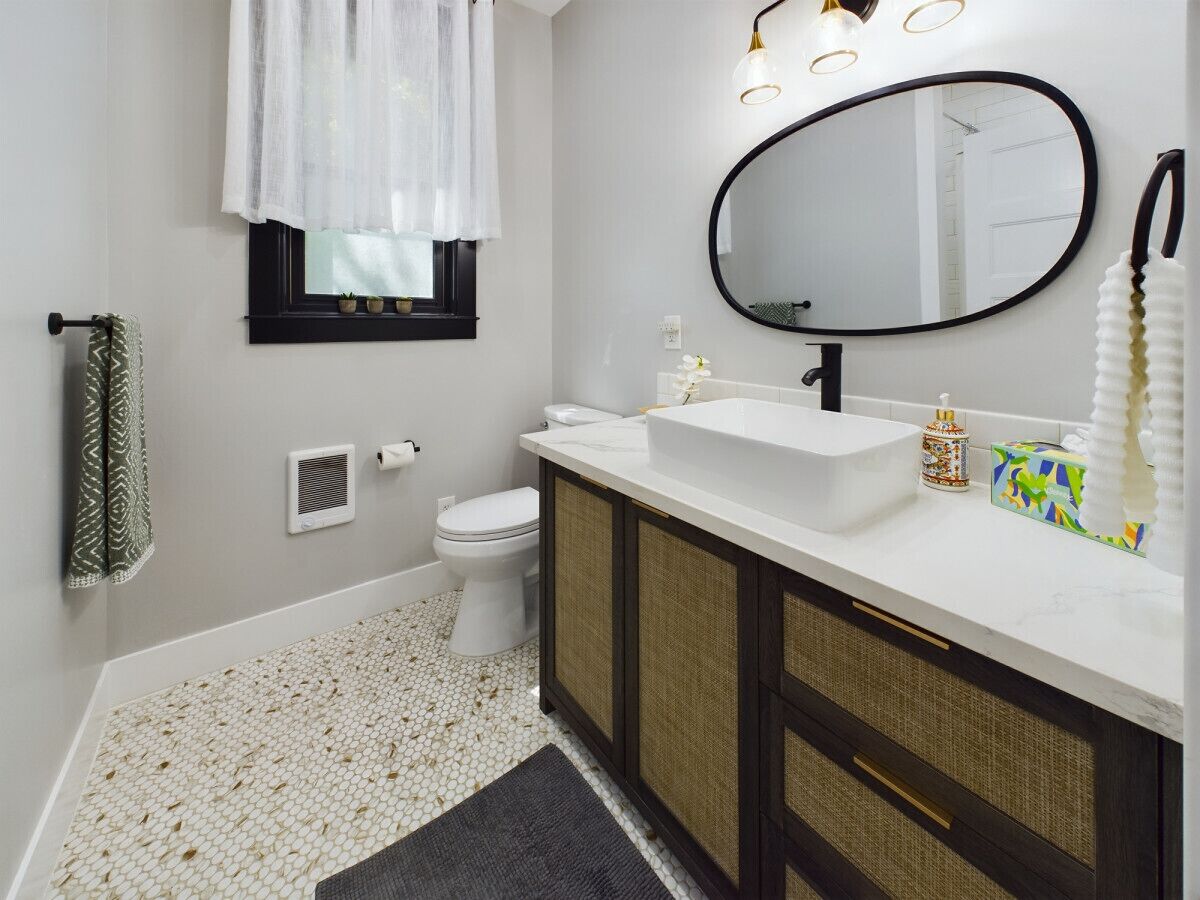 Secador de pelo y toallas