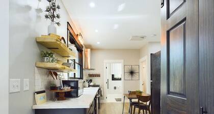 ADA Friendly w/ AC! Little House on the Ferry