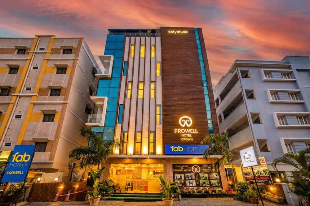 FabHotel Prime Prowell Crown
