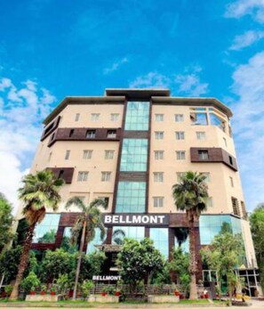 Exterior - FabHotel Prime Bellmont (Noida)