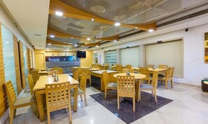 Dining - FabHotel Prime Sukh (Mumbai)