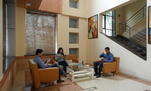 Lobby sitting area - FabHotel Prime Rester Select Chakan (Rajgurunagar)