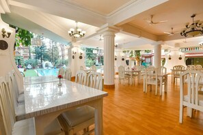Restaurant - FabHotel Emerald Highland (Candolim)