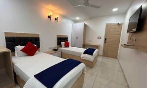 Deluxe-Zimmer | Bettwäsche aus ägyptischer Baumwolle, hochwertige Bettwaren, Zimmersafe