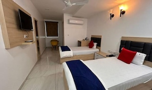 Phòng Deluxe | Bộ trải giường bằng vải cotton Ai Cập, bộ đồ giường cao cấp 