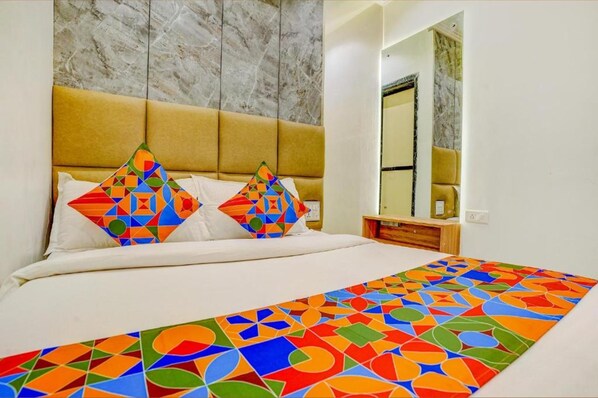 Egyptian cotton sheets, premium bedding, in-room safe, free WiFi - FabExpress New Deepak (Mumbai)