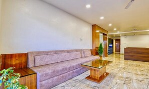 Lobby sitting area - FabHotel Ten Eleven Grand (Indore)