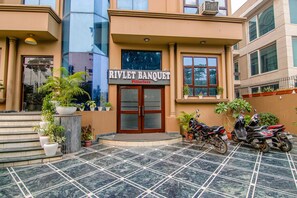 Property entrance - FabHotel Prime The Rivlet MG Road (Gurugram)