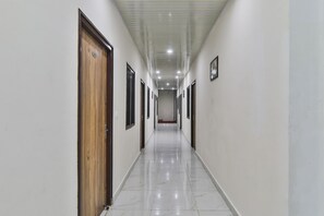 Lobby - FabHotel Lucknow Inn (Lucknow)