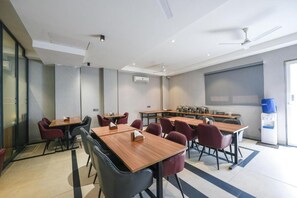 Restaurant - FabHotel Prime Y Stay (Greater Noida)