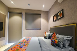 Egyptian cotton sheets, premium bedding, in-room safe, free WiFi - FabHotel Prime Y Stay (Greater Noida)