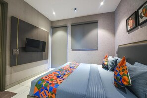 Egyptian cotton sheets, premium bedding, in-room safe, free WiFi - FabHotel Prime Y Stay (Greater Noida)