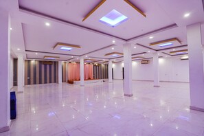 Banquet hall - FabExpress Aditya Grand (Lucknow)