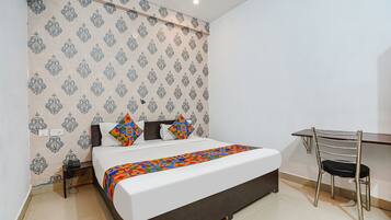 Premium Room, 1 Double Bed | Egyptian cotton sheets, premium bedding, in-room safe, free WiFi