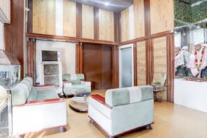 Lobby sitting area - FabHotel Prime Rahul Deluxe (Nagpur)