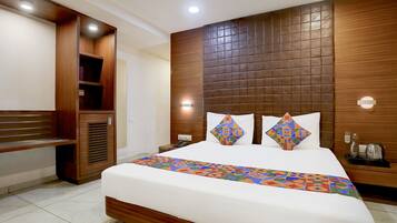 Egyptian cotton sheets, premium bedding, in-room safe, free WiFi