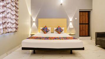 Egyptian cotton sheets, premium bedding, in-room safe, free WiFi