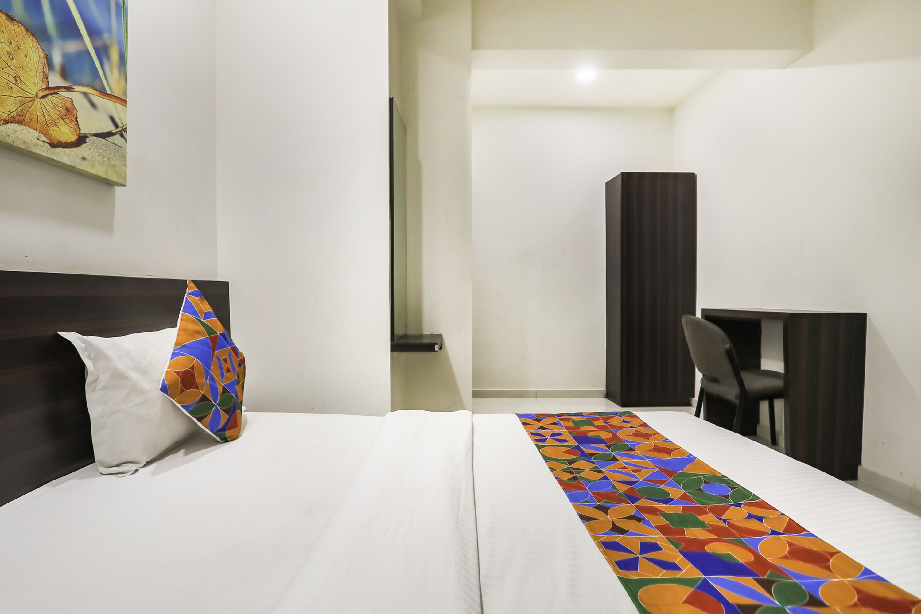 Egyptian cotton sheets, premium bedding, in-room safe, free WiFi