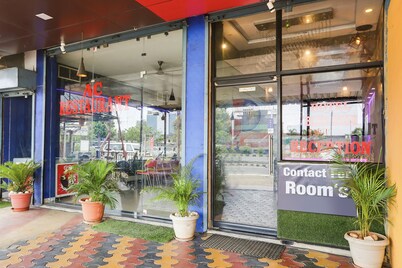 FabHotel Blue Star