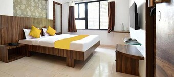 FabHotel Shangrila Elite