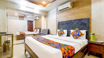 Deluxe Room | Egyptian cotton sheets, premium bedding, in-room safe, free WiFi