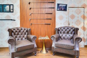 Lobby sitting area - FabHotel The Hamlet (Noida)