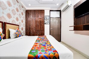 Egyptian cotton sheets, premium bedding, in-room safe, free WiFi - FabHotel The Hamlet (Noida)