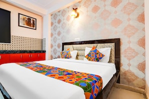 Egyptian cotton sheets, premium bedding, in-room safe, free WiFi