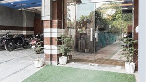 مدخل المنشأة