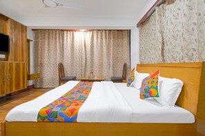Egyptian cotton sheets, premium bedding, in-room safe, free WiFi - FabHotel Ruby (Srinagar)