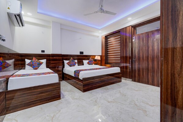 Egyptian cotton sheets, premium bedding, in-room safe, free WiFi
