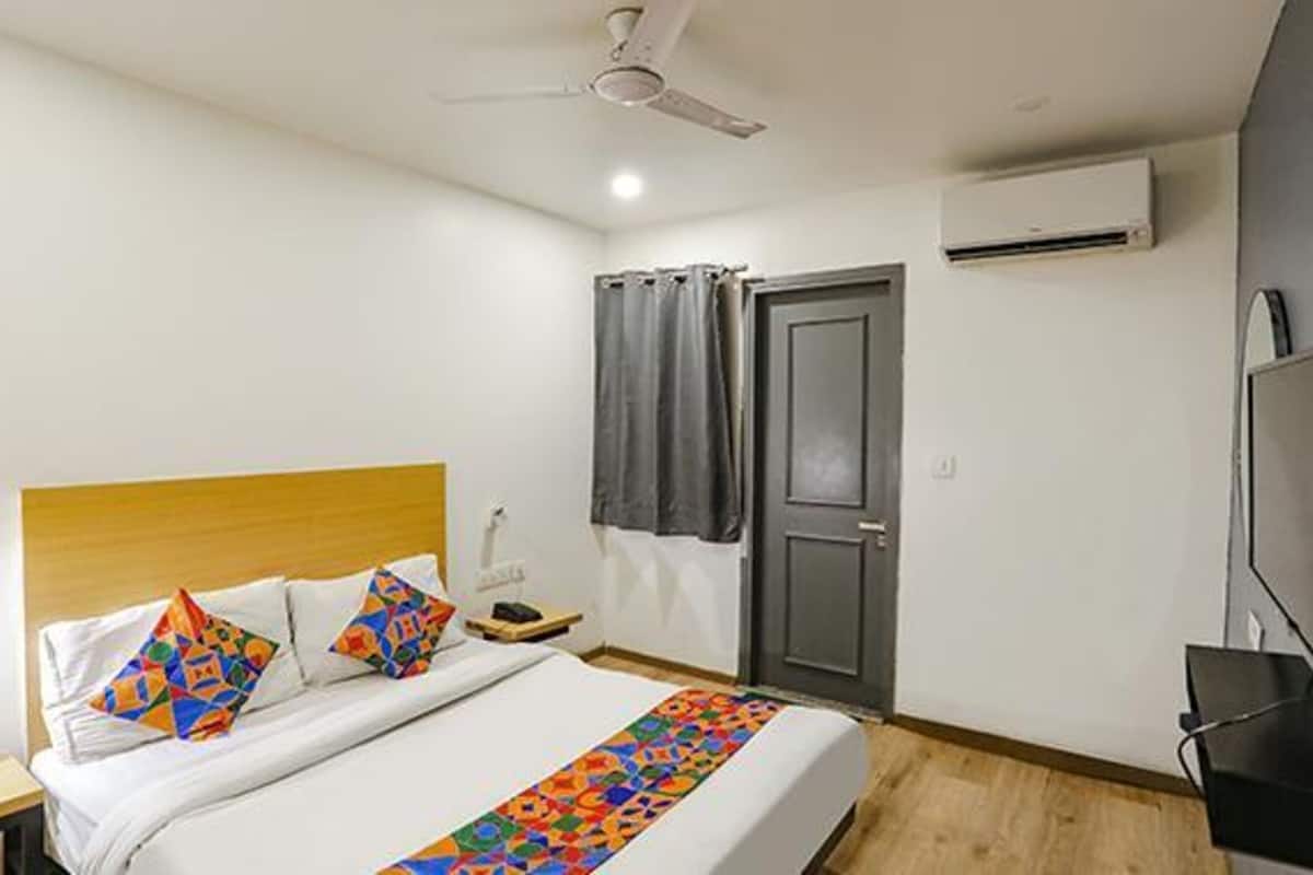 Deluxe Room | Egyptian cotton sheets, premium bedding, in-room safe, free WiFi