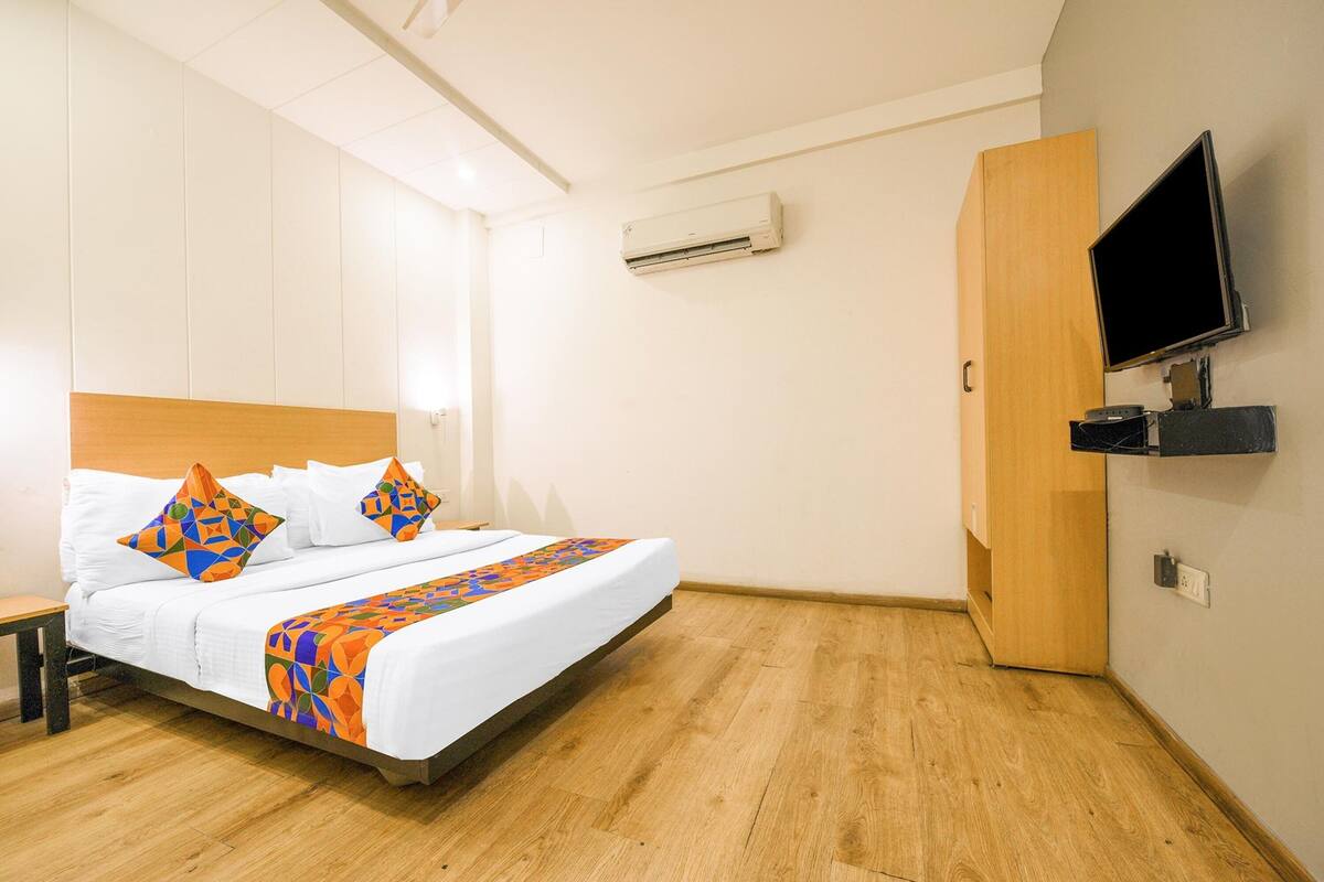 Deluxe Room | Egyptian cotton sheets, premium bedding, in-room safe, free WiFi