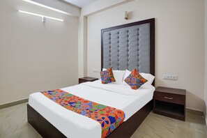 Kamar Premium | Seprai katun Mesir, seprai premium, brankas, dan Wi-Fi gratis