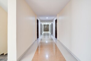 Lobby - FabHotel Leo Grand (Anekal)