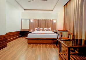 Deluxe Room | Egyptian cotton sheets, premium bedding, in-room safe, soundproofing - FabHotel Prime Royal Park (Budgam)