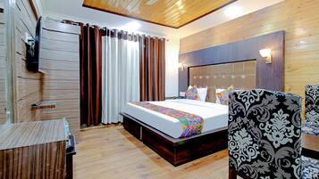 Egyptian cotton sheets, premium bedding, in-room safe, soundproofing
