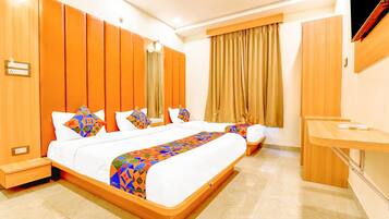 Family Room | Egyptian cotton sheets, premium bedding, in-room safe, free WiFi