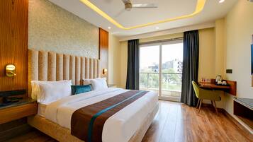Egyptian cotton sheets, premium bedding, in-room safe, soundproofing