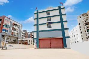 Exterior - FabHotel Prime Ace II - Near Jupiter Hospital (Vadodara)