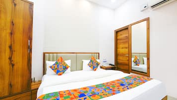 Deluxe Room | Egyptian cotton sheets, premium bedding, in-room safe, free WiFi