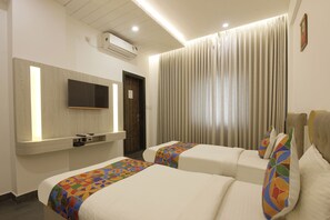 Egyptian cotton sheets, premium bedding, in-room safe, free WiFi - FabHotel Silver Key (Anekal)