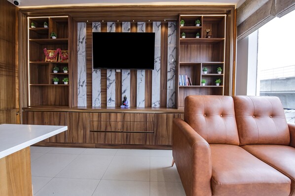 Lobby sitting area - FabHotel Silver Key (Anekal)